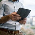 Should we replace textbooks with tablets