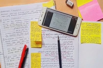 Simple and practical ways to develop an introductory paragraph of an essay