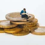 How to manage money as a student 7 Irrefutable tips