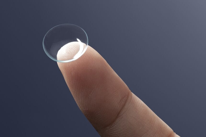 Night-vision contact lenses let humans see in the dark without power